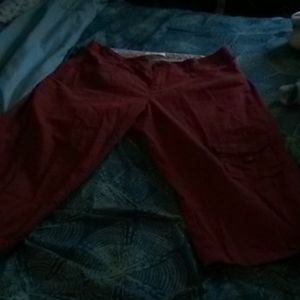 Capri pants
